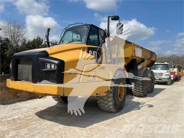 CAT 740B Зчленовані самоскиди
