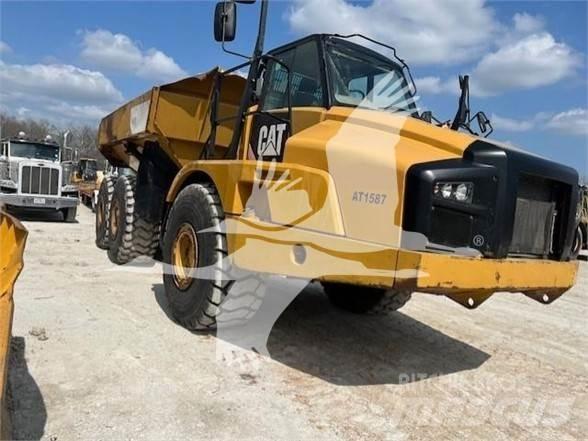 CAT 740B Зчленовані самоскиди