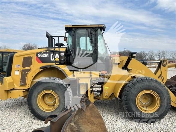 CAT 962M Фронтальні навантажувачі