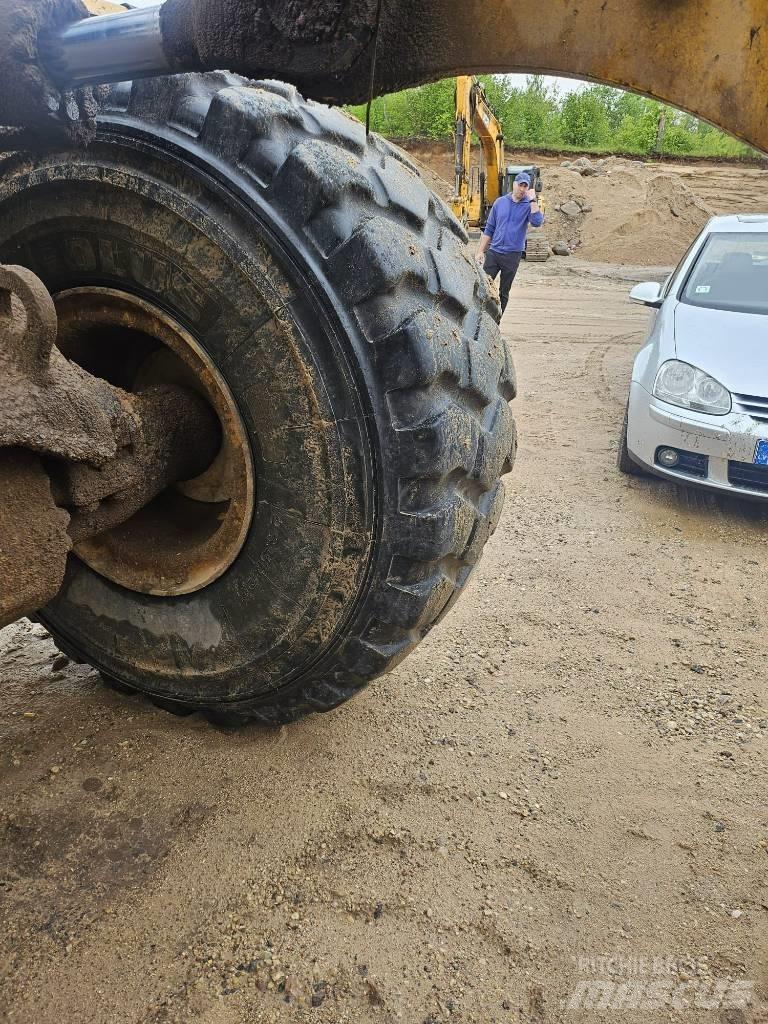Komatsu WA 470 Фронтальні навантажувачі