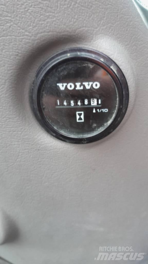 Volvo EC 300 D L Гусеничні екскаватори