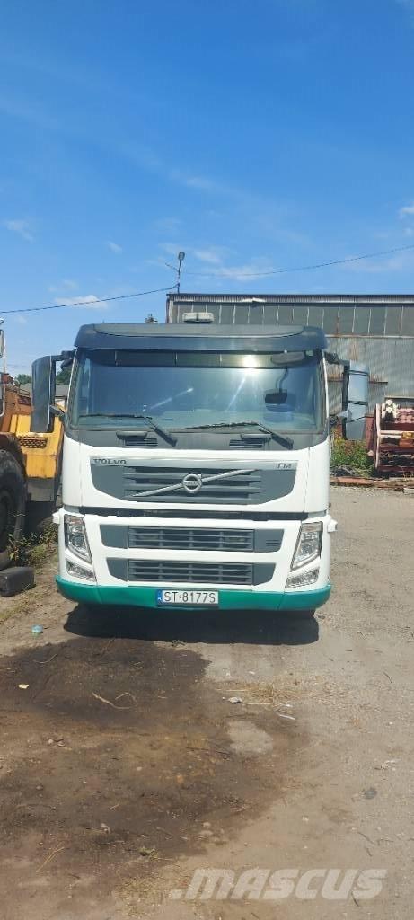 Volvo FM 330 Шасі з кабіною
