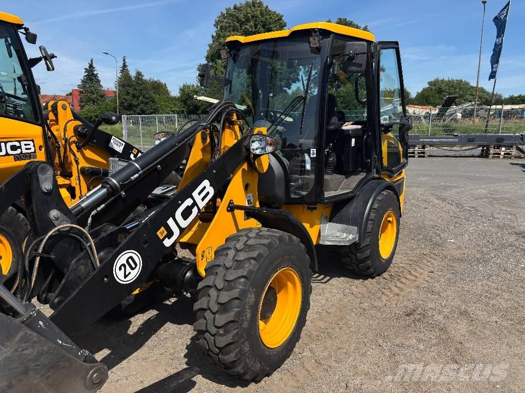 JCB 407 Фронтальні навантажувачі