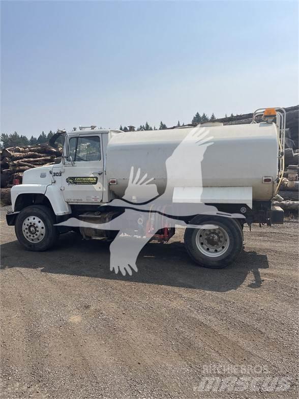 Ford 8000 Поливальні машини