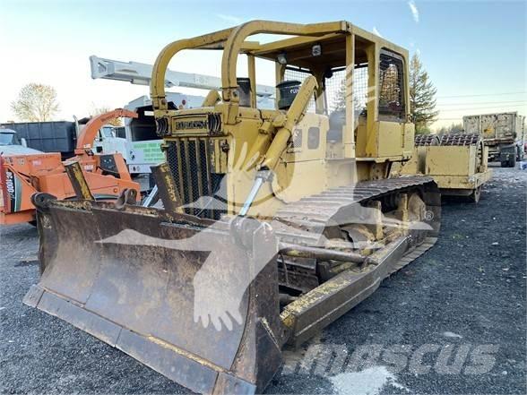 Komatsu D65E-6 Гусеничні бульдозери