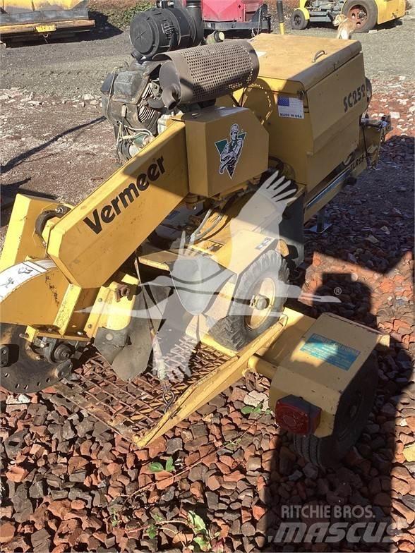 Vermeer SC252 Машини для подрібнення пнів