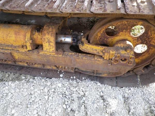 Komatsu D20S-3 Гусеничні бульдозери