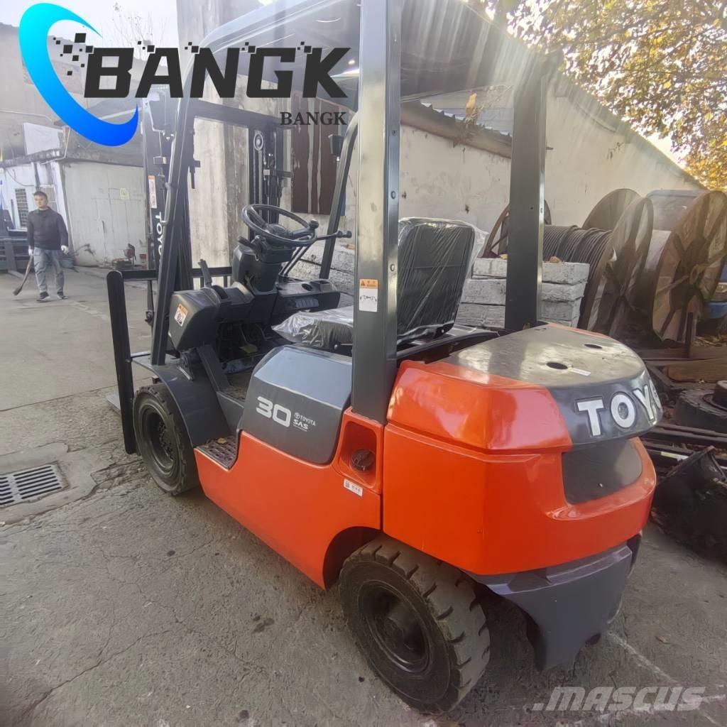 Toyota 7F30 Дизельні навантажувачі