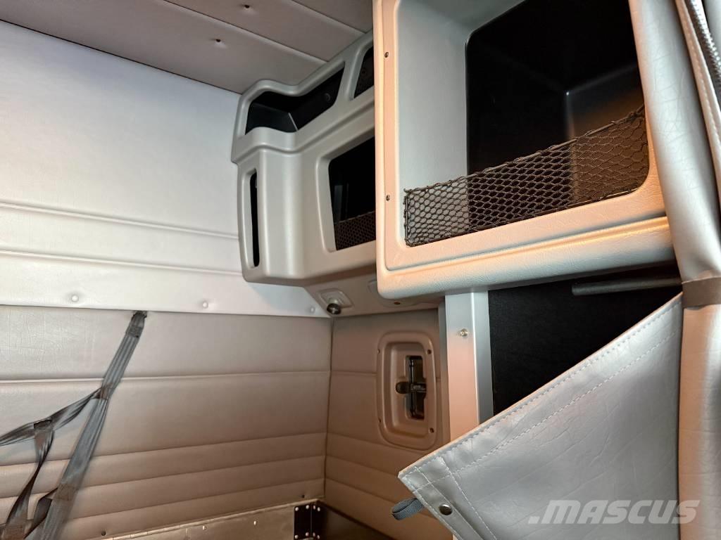 Peterbilt 389 Тягачі