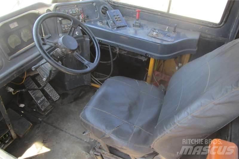 Bell B20C Вантажівки-цистерни