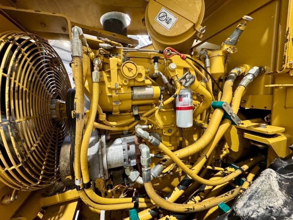 CAT CS 563 C Грунтові котки