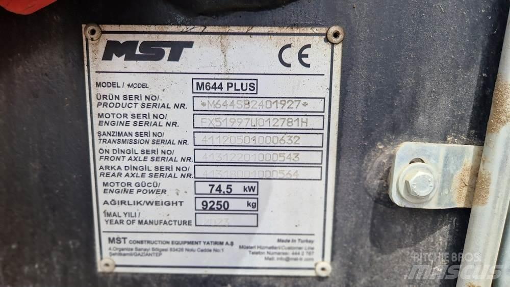 MST M644 PLUS Екскаватори-навантажувачі
