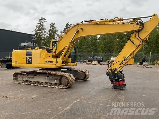 Komatsu PC210 Гусеничні екскаватори