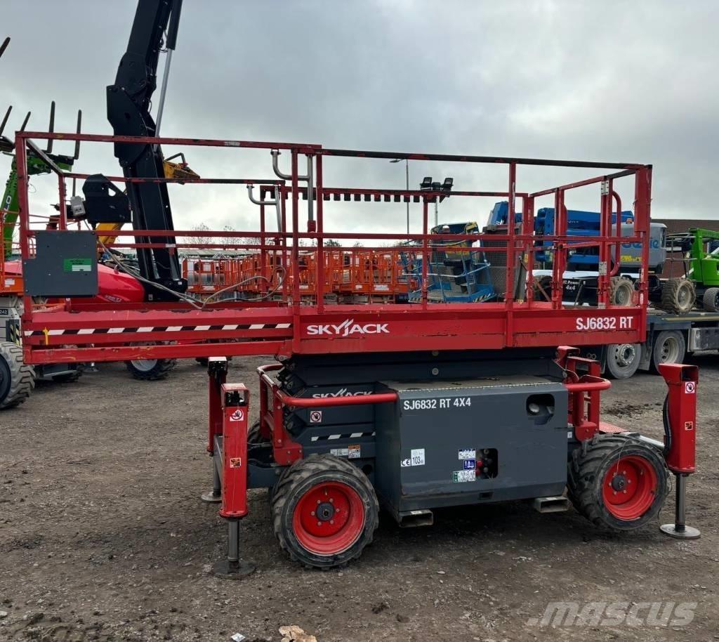 SkyJack SJ 6832 RT Підйомники-ножиці