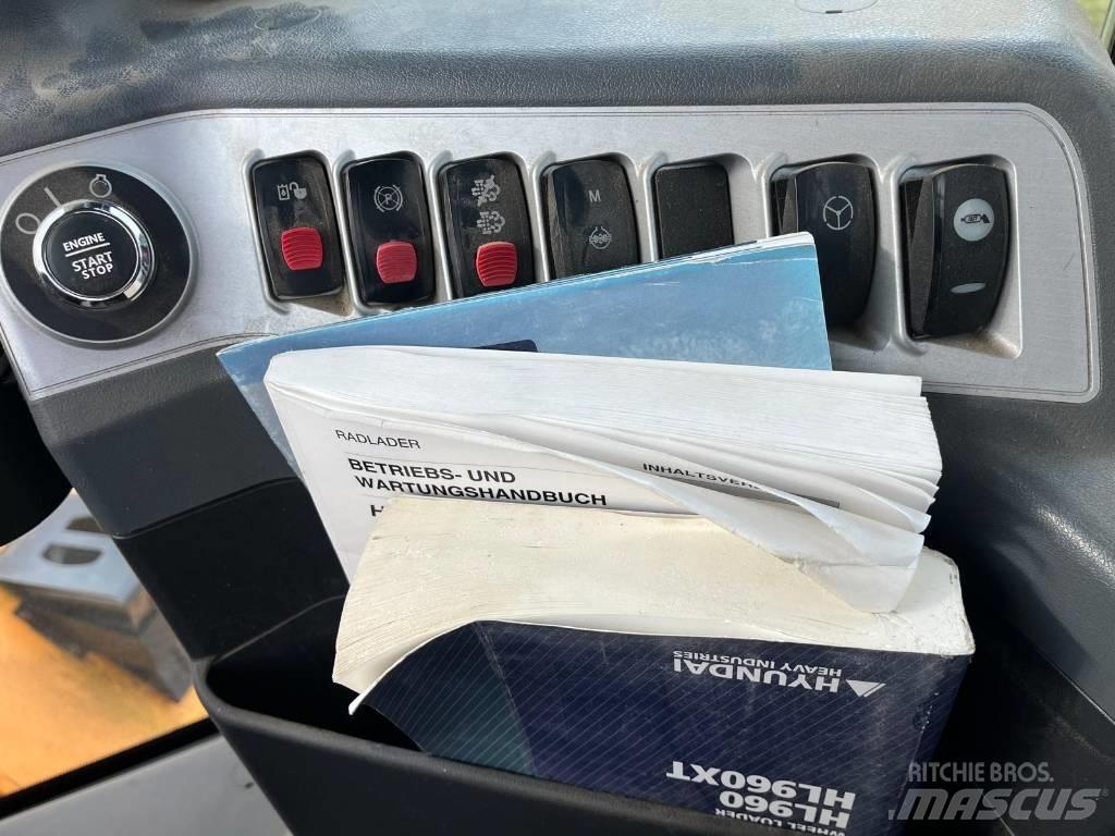 Hyundai HL 960 Фронтальні навантажувачі