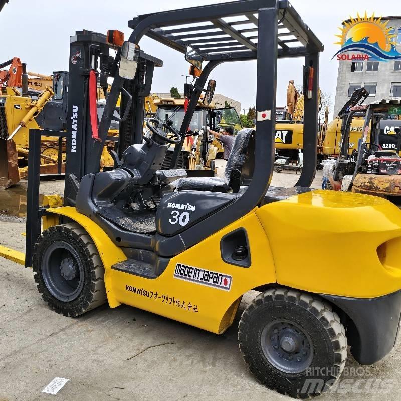 Komatsu FD30 Дизельні навантажувачі