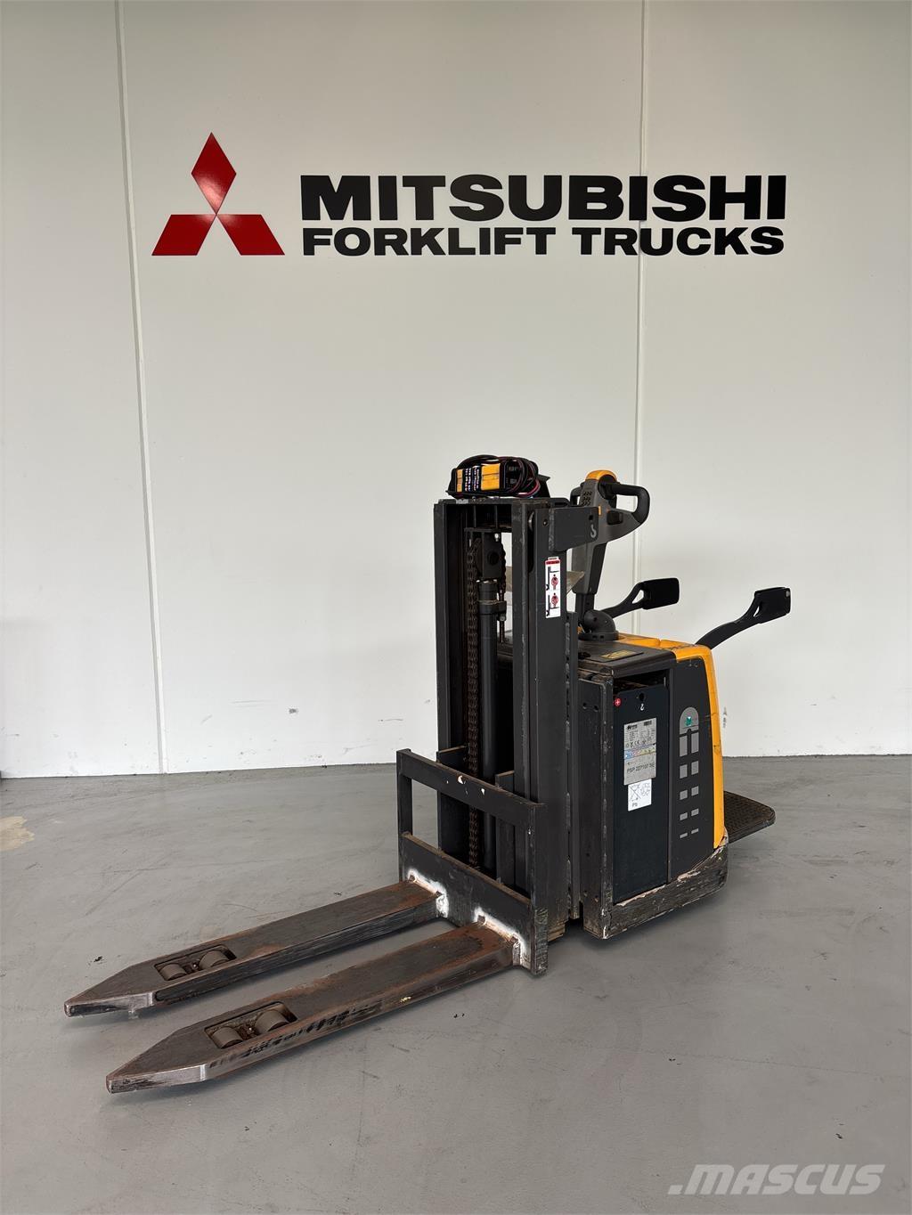 Atlet PSP160 Самохідні електроштабелери