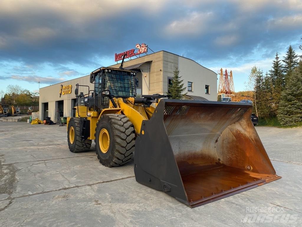 CAT 966 M Фронтальні навантажувачі