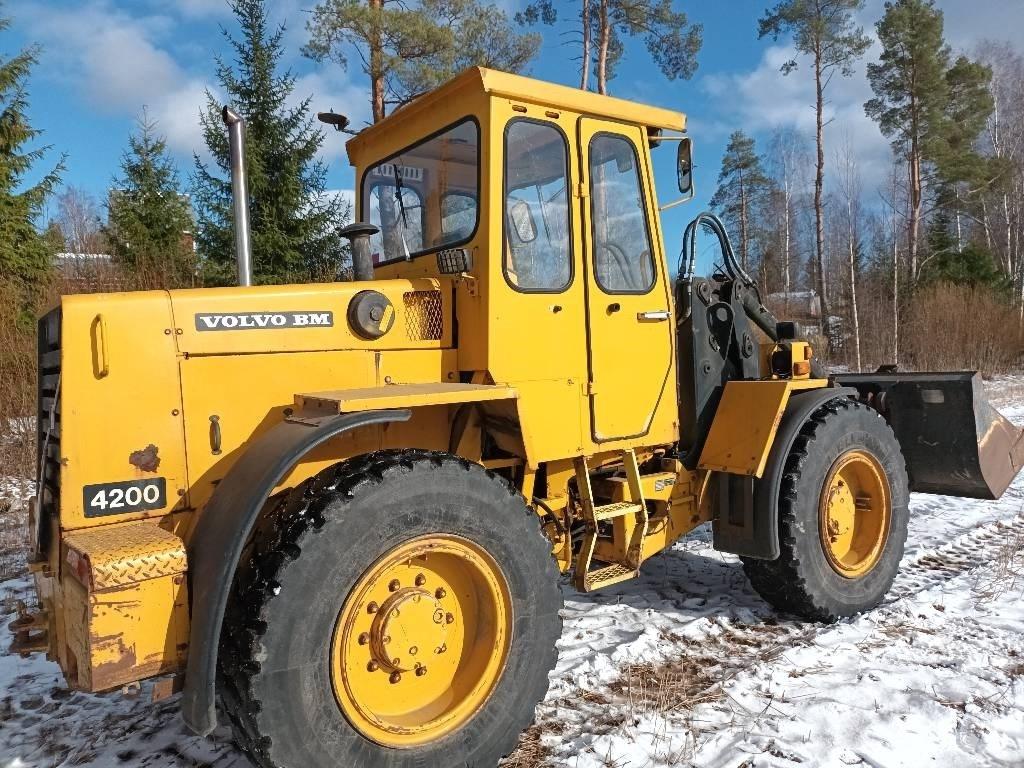 Volvo BM 4200 Фронтальні навантажувачі