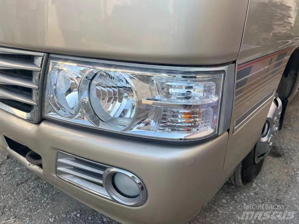 Toyota Coaster Bus Мікроавтобуси