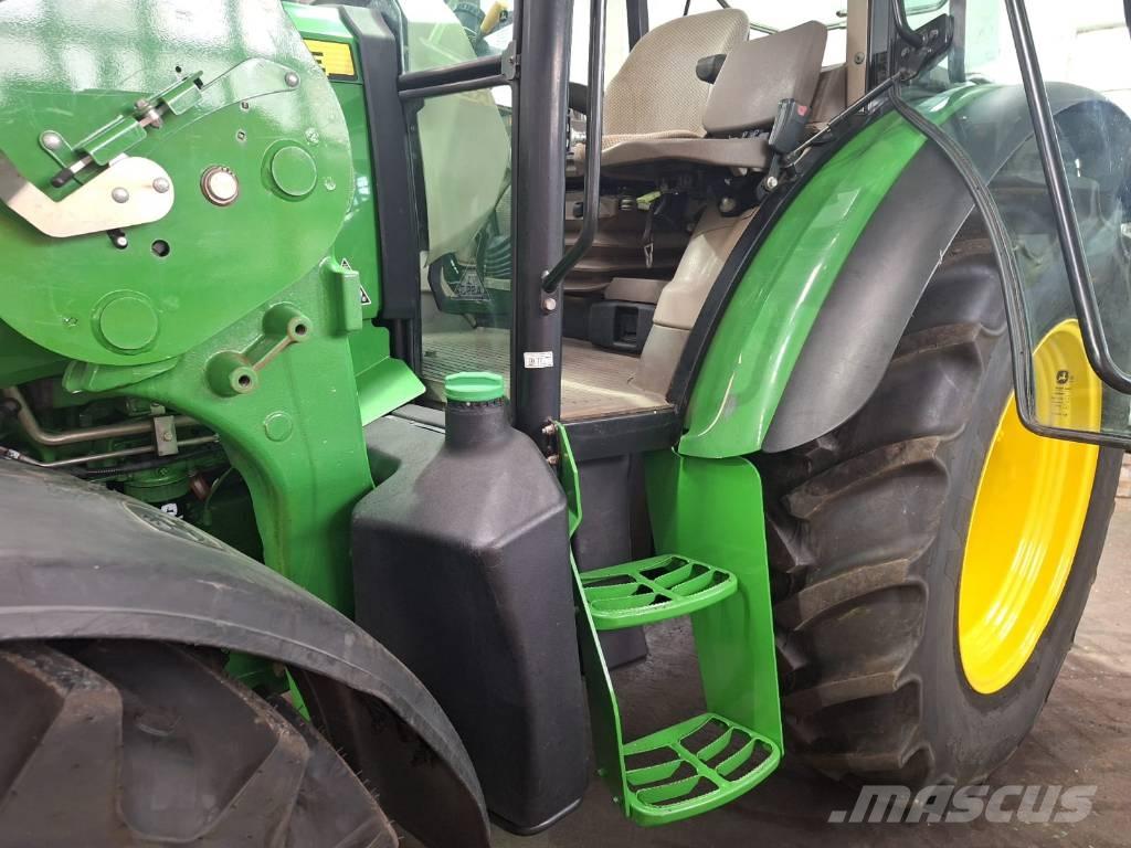 John Deere 5115 M Трактори