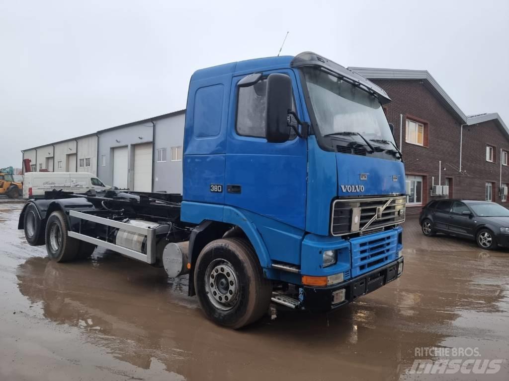 Volvo FH 12 Вантажівки з гаковим підйомом