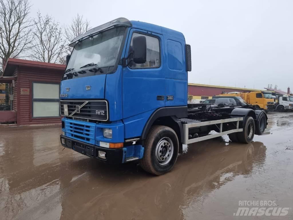 Volvo FH 12 Вантажівки з гаковим підйомом