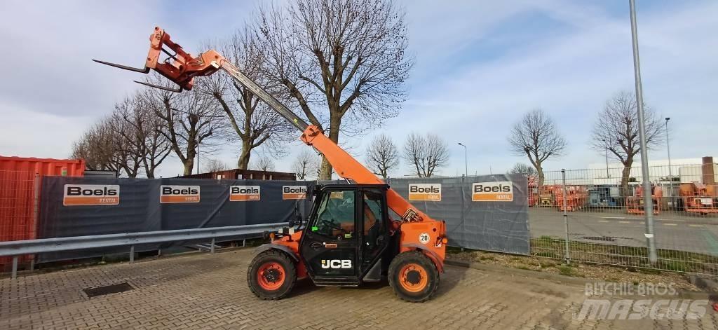 JCB 525-60 T4 F Телескопічні навантажувачі