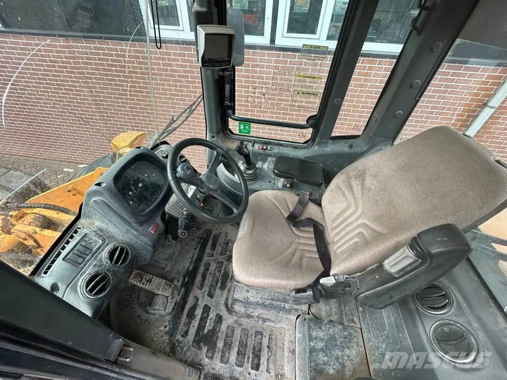 Hyundai HL 740-9A Фронтальні навантажувачі