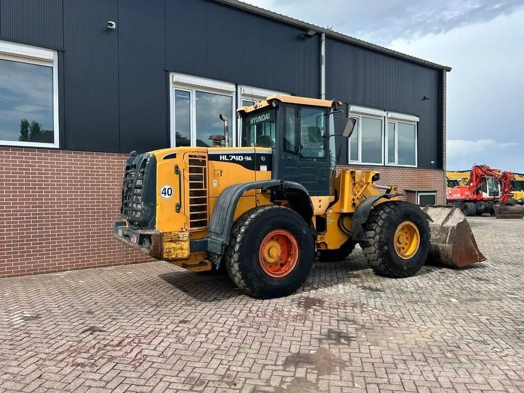Hyundai HL 740-9A Фронтальні навантажувачі