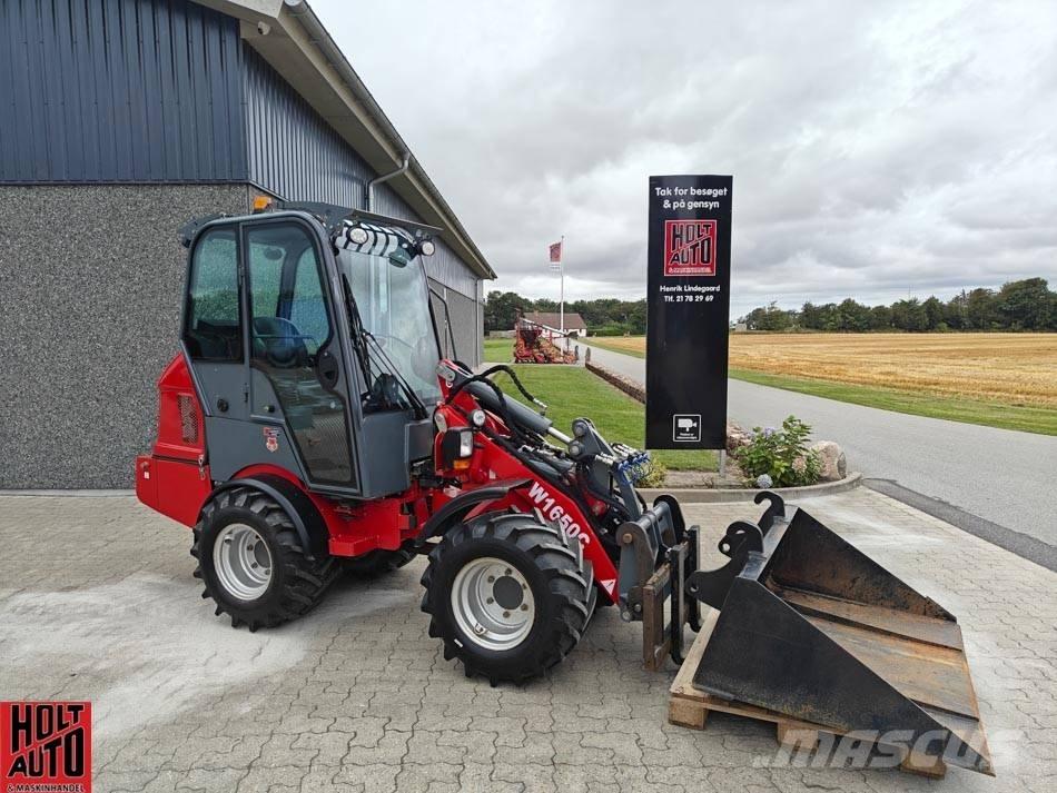 Bernards W1650C Малі навантажувачі