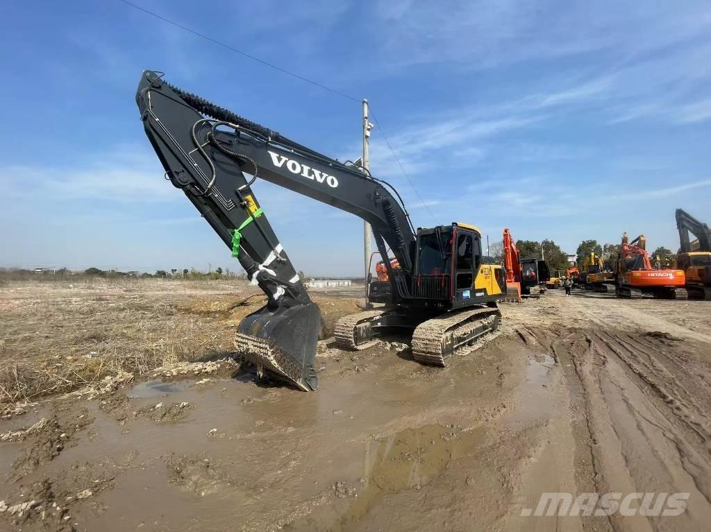 Volvo EC210 Гусеничні екскаватори