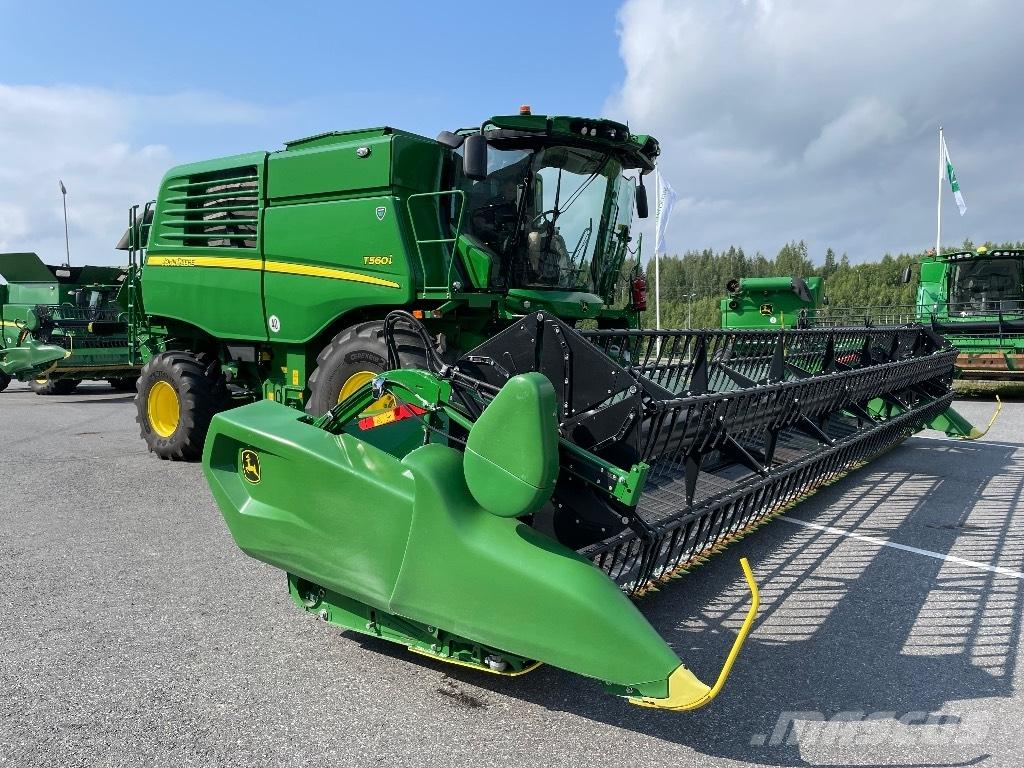 John Deere T 560 i Зернозбиральні комбайни