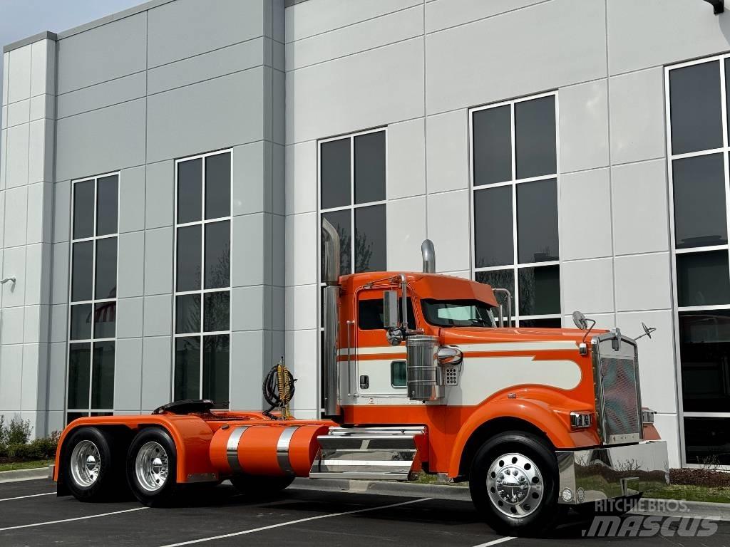 Kenworth W900 Тягачі