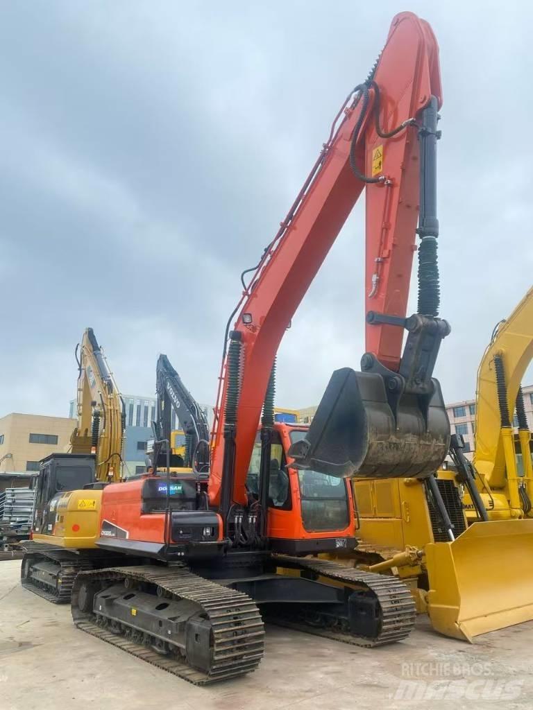 Doosan DX 225 LC Гусеничні екскаватори