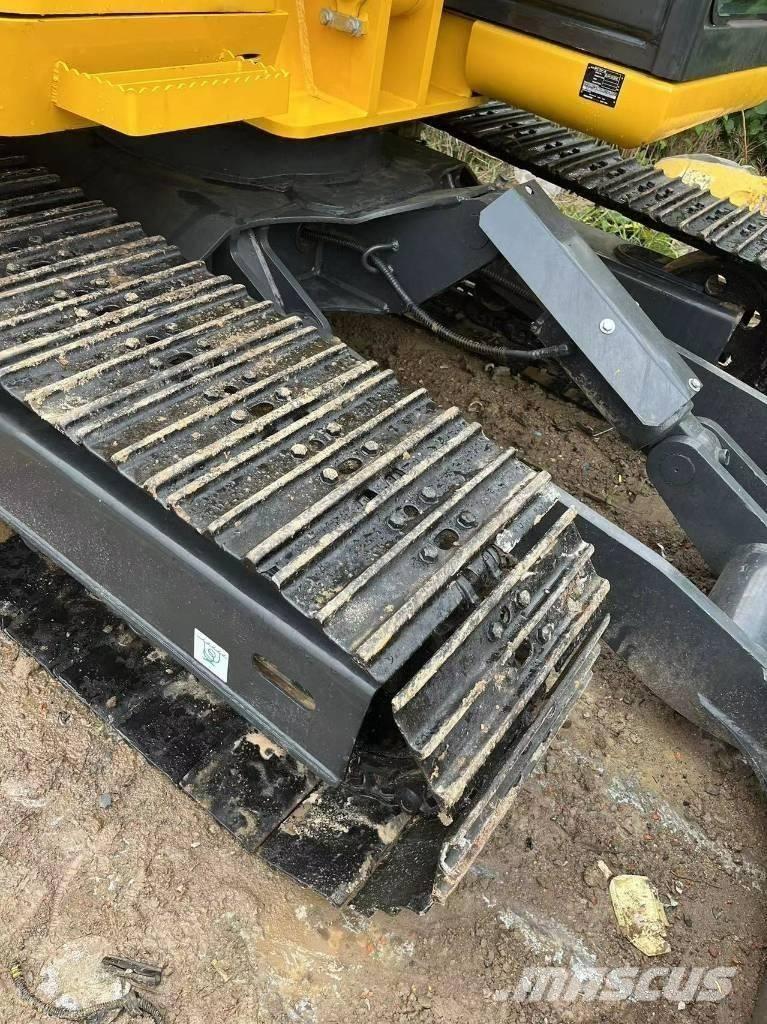 Komatsu 70 Гусеничні екскаватори