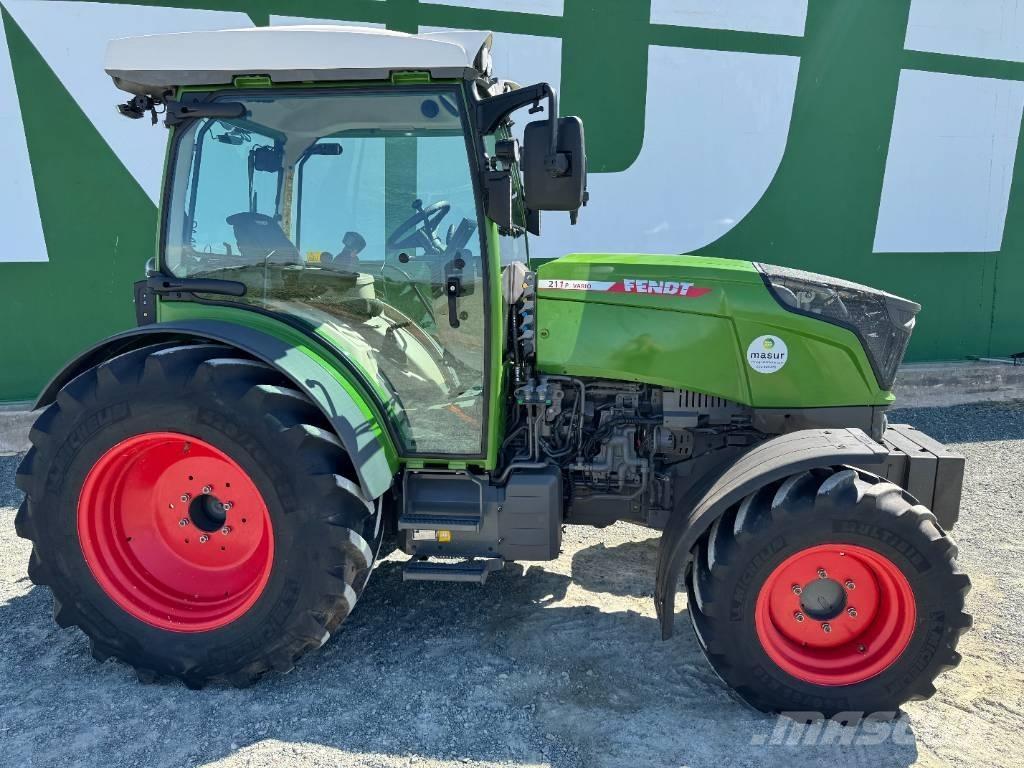 Fendt 211 P Трактори