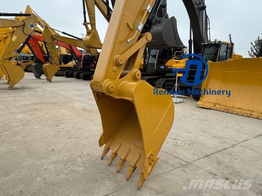 CAT 320D2 Гусеничні екскаватори