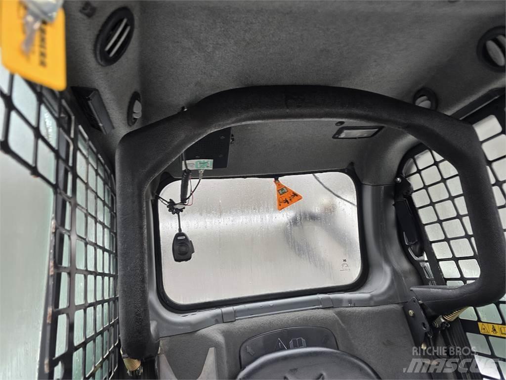 Bobcat S590 Міні-навантажувачі