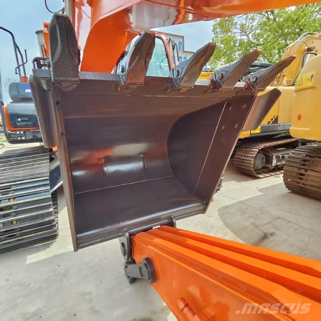Doosan DX 225 Гусеничні екскаватори