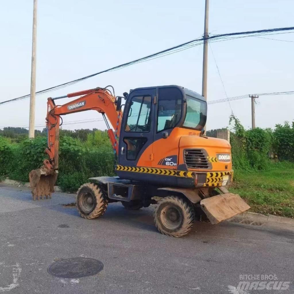 Doosan DX60W Колісні екскаватори