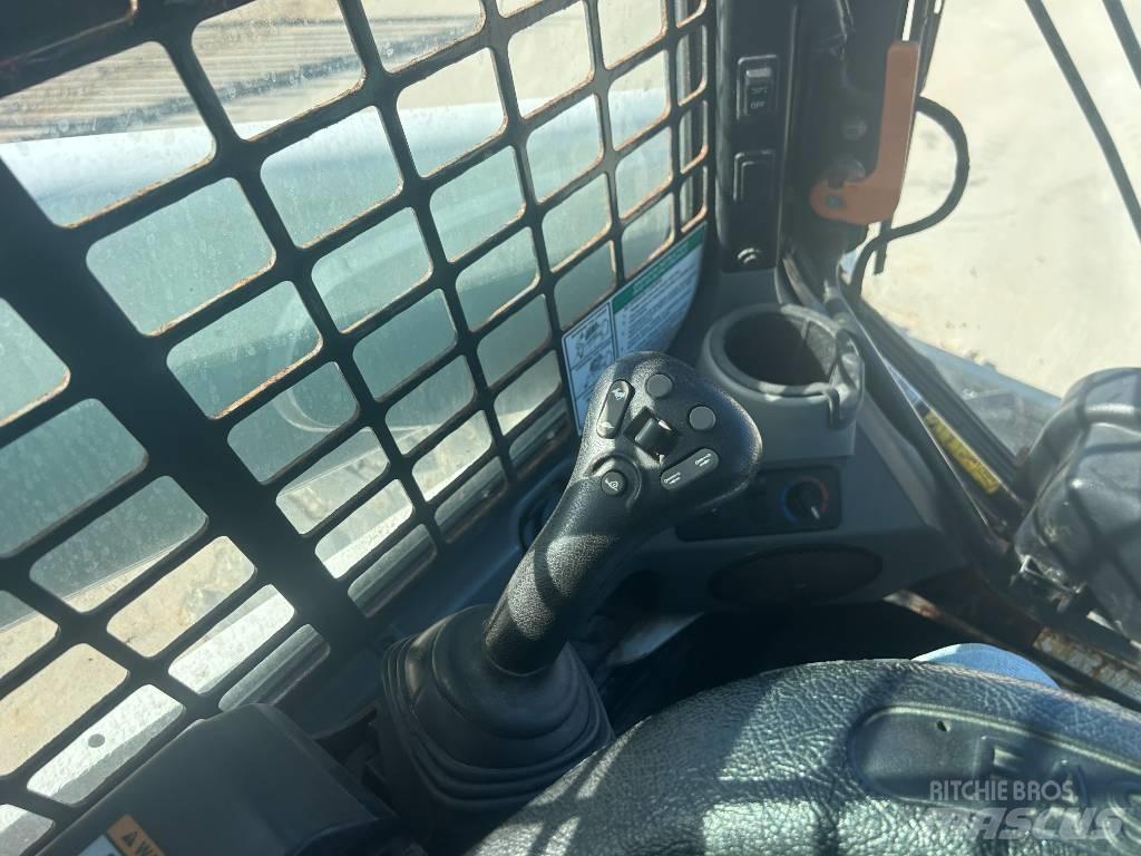 Bobcat S740 Міні-навантажувачі