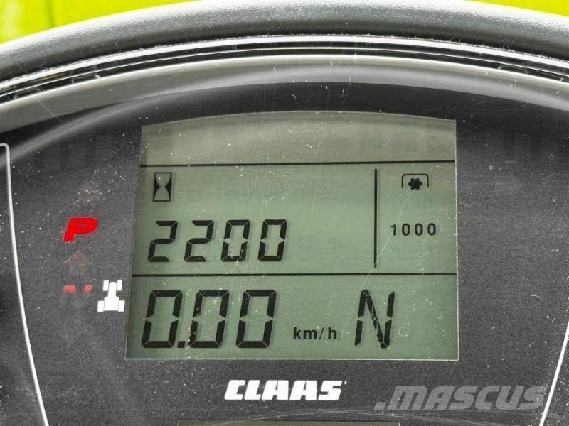 CLAAS AXION 870 Трактори