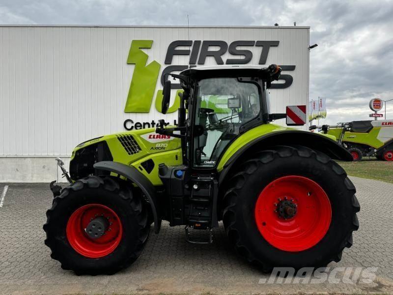 CLAAS AXION 870 Трактори