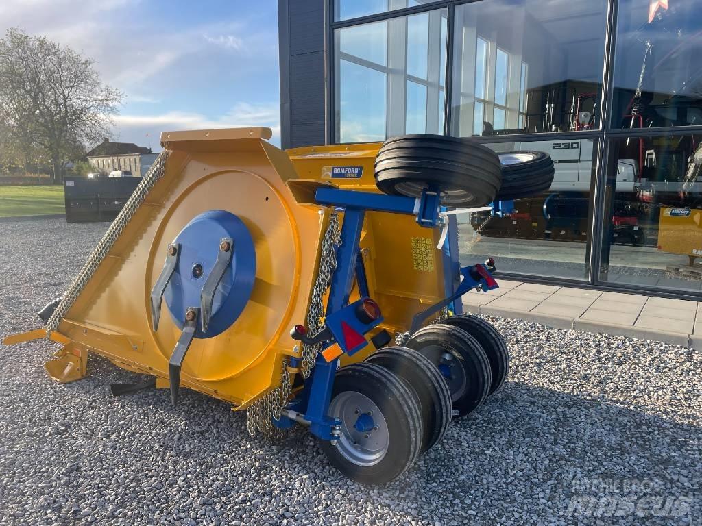 Bomford TriWing 4600 Косилки