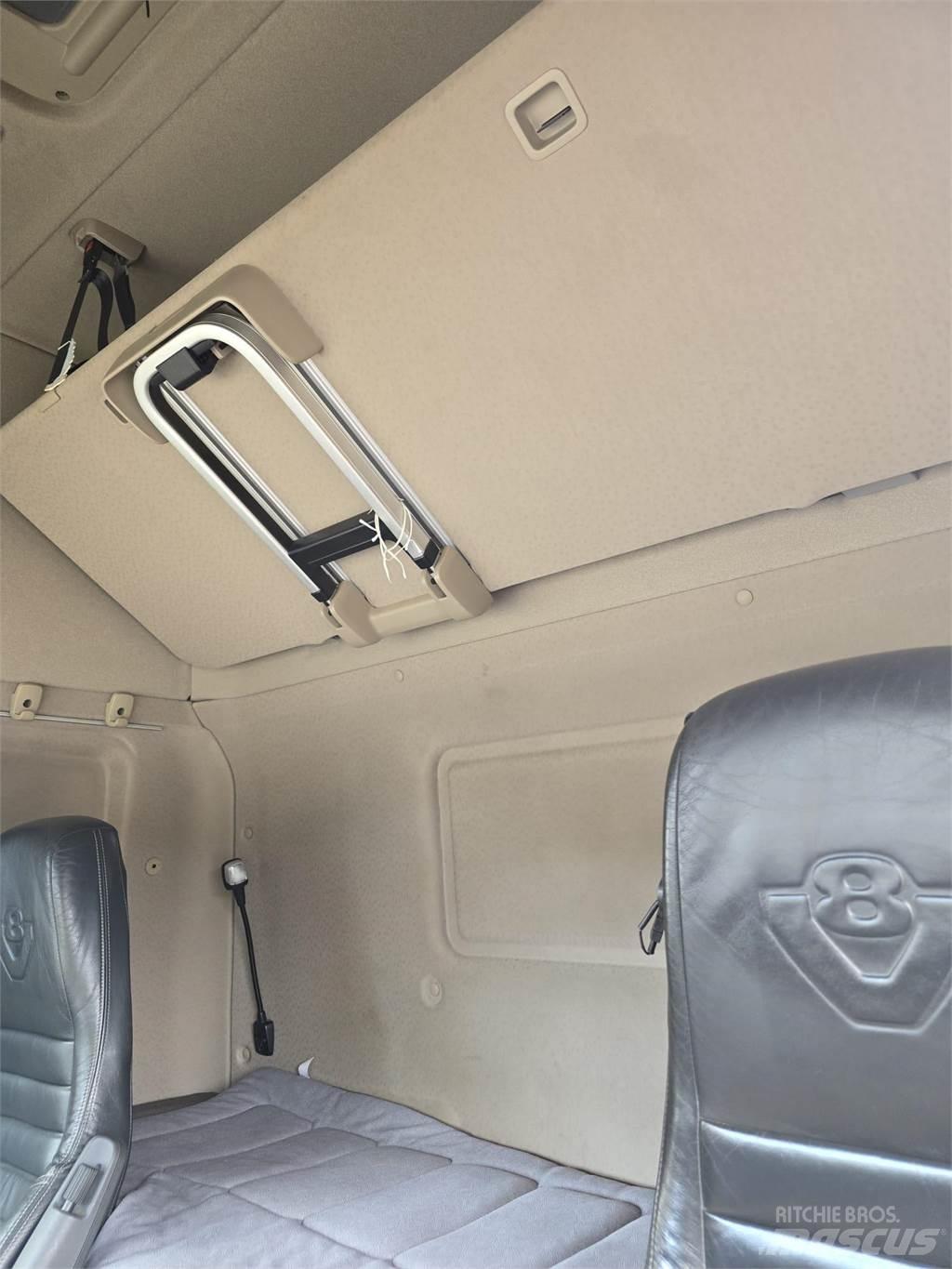 Scania R560 Тягачі