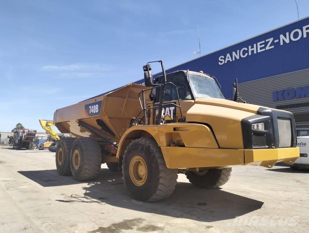 CAT 740 B Зчленовані самоскиди