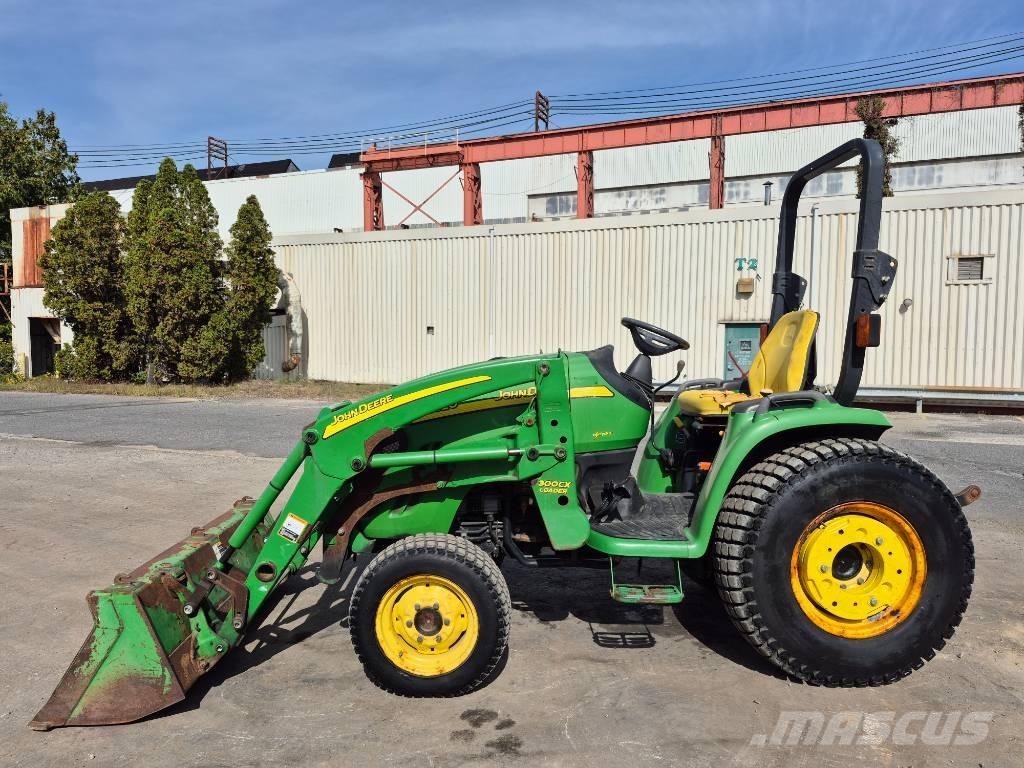 John Deere 3520 Трактори