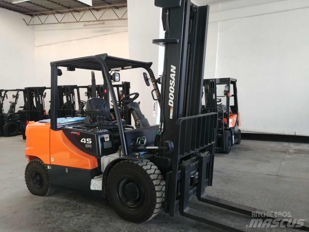 Doosan D45 SC-5 Дизельні навантажувачі