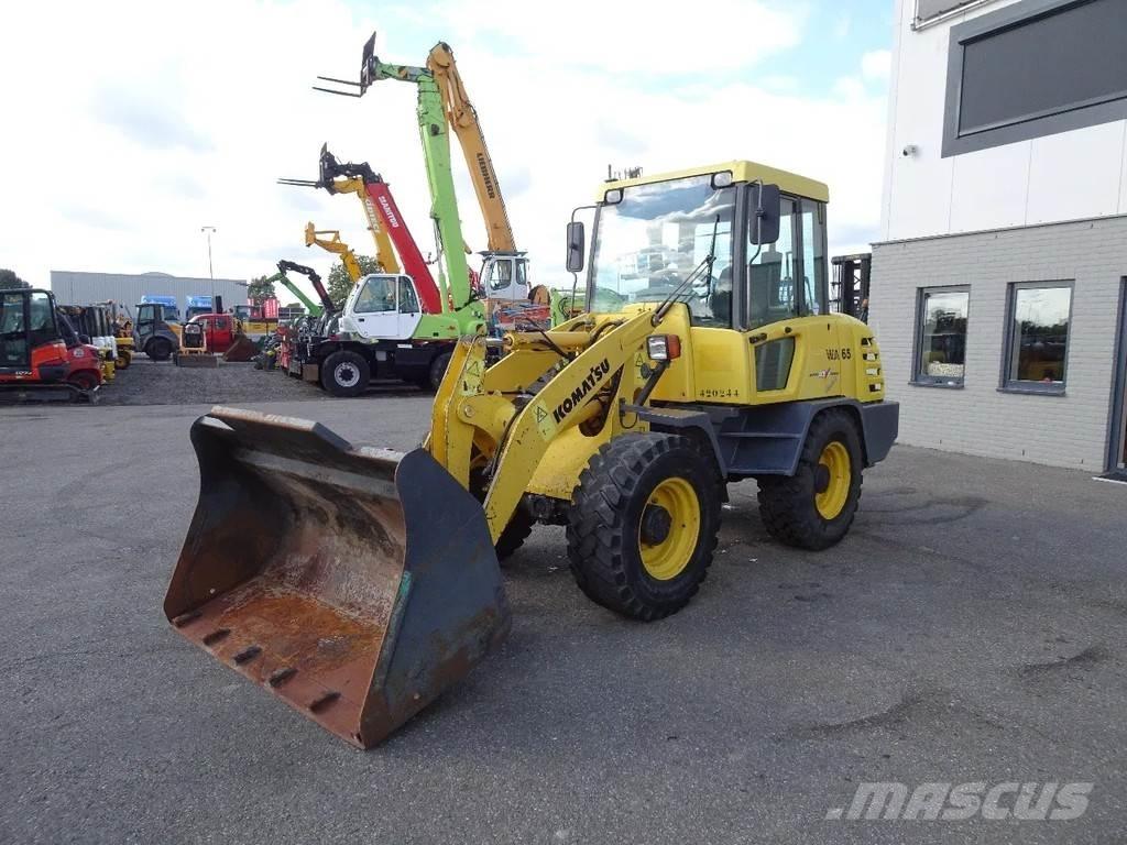 Komatsu WA65-3 Фронтальні навантажувачі